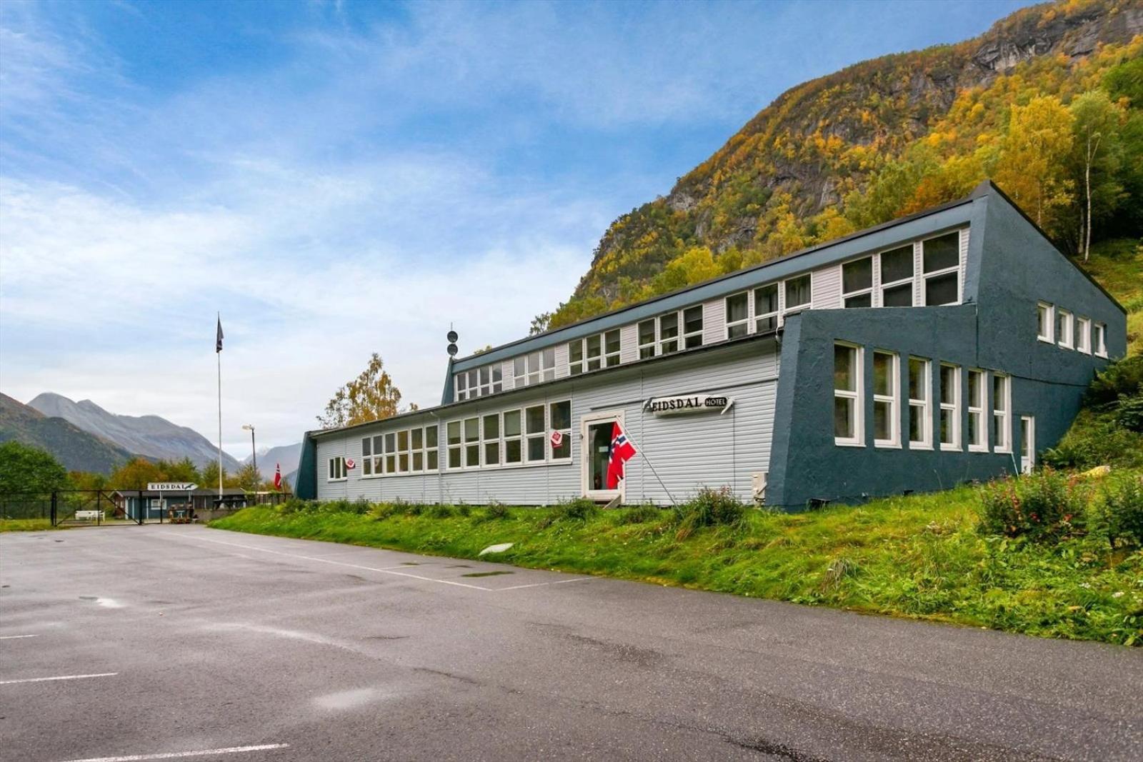 Eidsdal Hotel & Restaurant Buitenkant foto